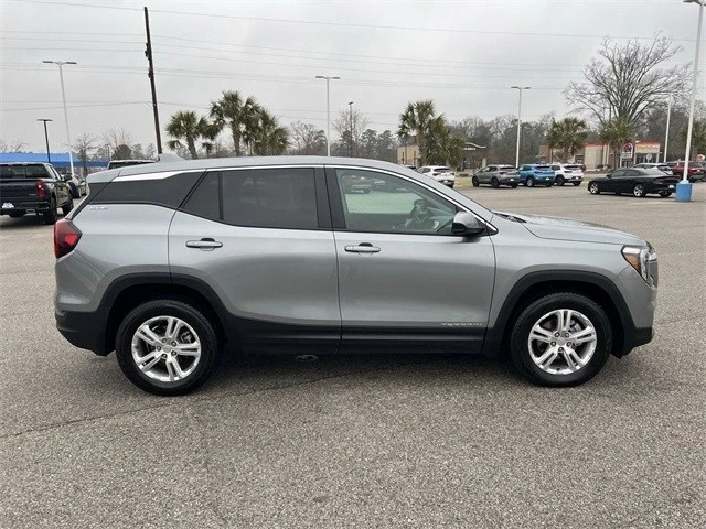 2024 GMC Terrain - Image 9 of 21