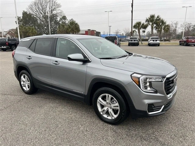 2024 GMC Terrain - Image 2 of 21