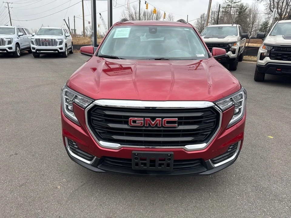 2024 GMC Terrain - Image 8 of 12