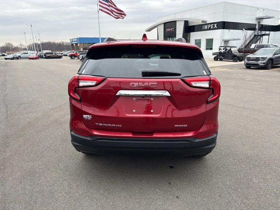 2024 GMC Terrain - Image 4 of 12