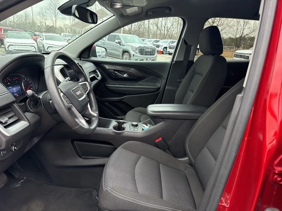 2024 GMC Terrain - Image 9 of 12