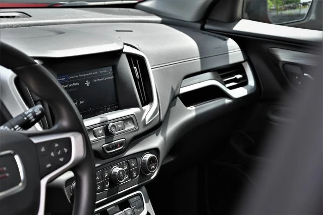 2024 GMC Terrain - Image 16 of 21