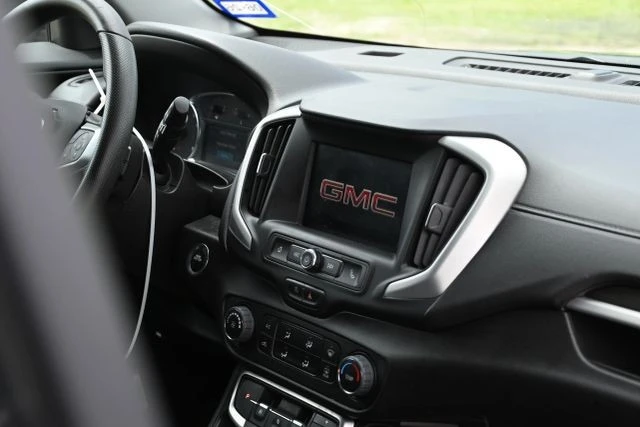 2024 GMC Terrain - Image 10 of 18