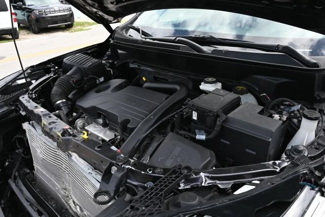 2024 GMC Terrain - Image 17 of 18