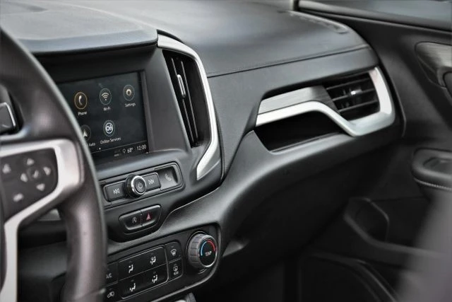 2024 GMC Terrain - Image 9 of 18