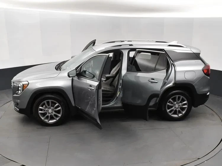 2024 GMC Terrain - Image 7 of 12