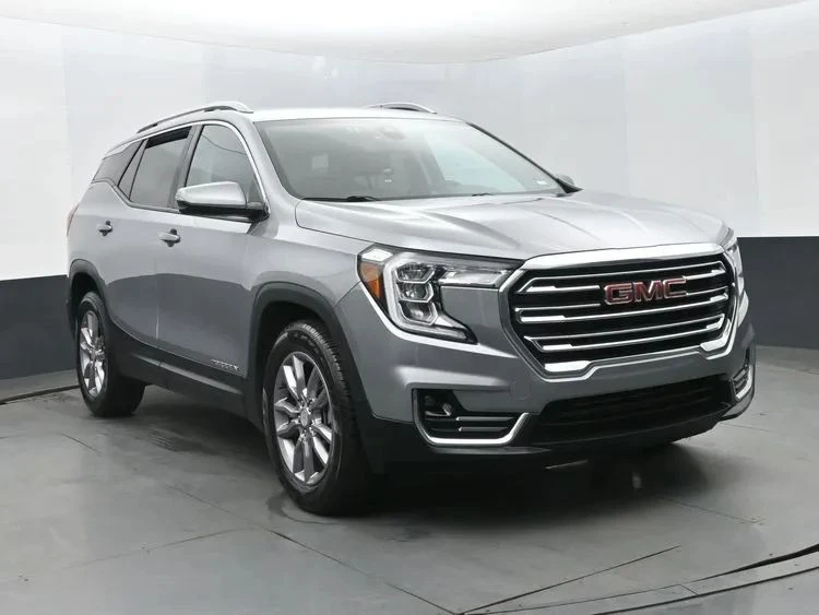 2024 GMC Terrain - Image 2 of 12