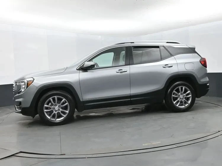 2024 GMC Terrain - Image 5 of 12