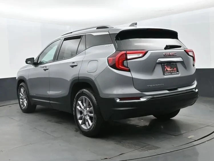 2024 GMC Terrain - Image 9 of 12