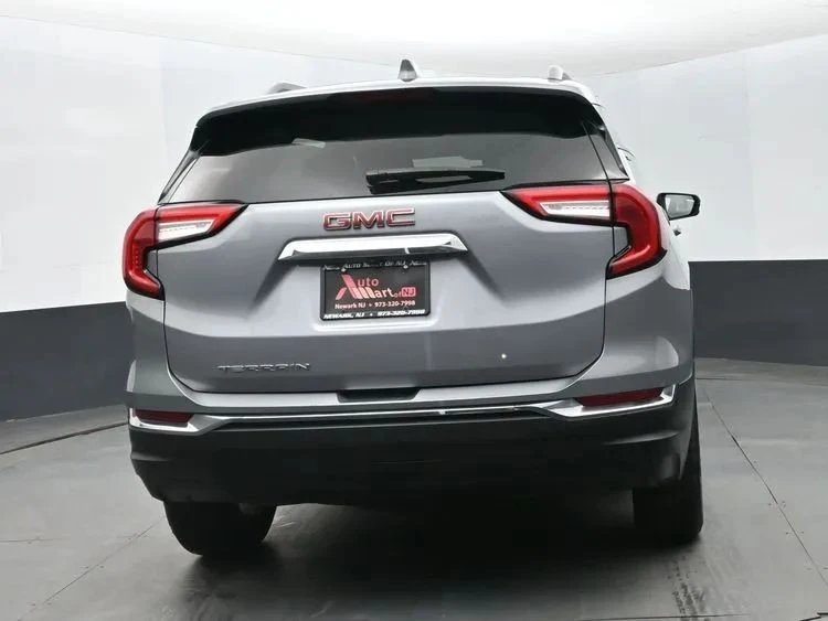 2024 GMC Terrain - Image 8 of 12