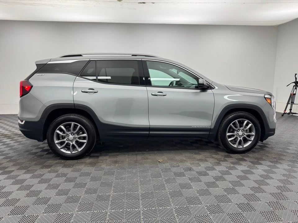 2024 GMC Terrain - Image 6 of 12