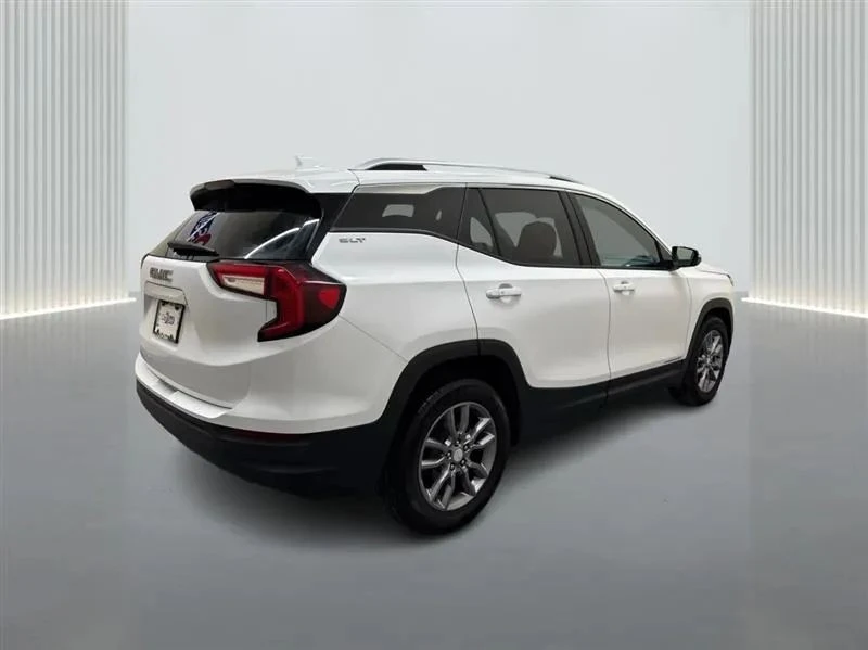 2024 GMC Terrain - Image 5 of 12