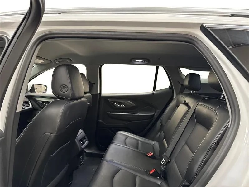2024 GMC Terrain - Image 10 of 12