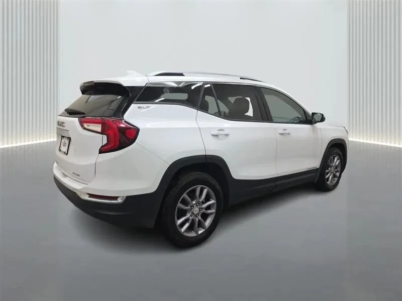 2024 GMC Terrain - Image 5 of 12