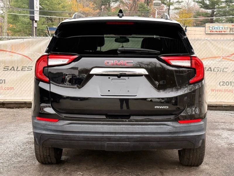 2024 GMC Terrain - Image 10 of 12
