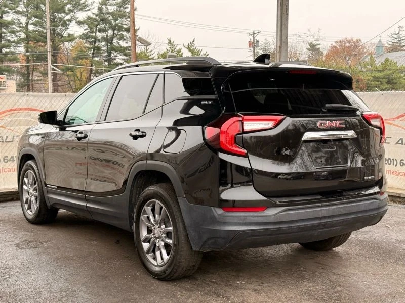2024 GMC Terrain - Image 9 of 12