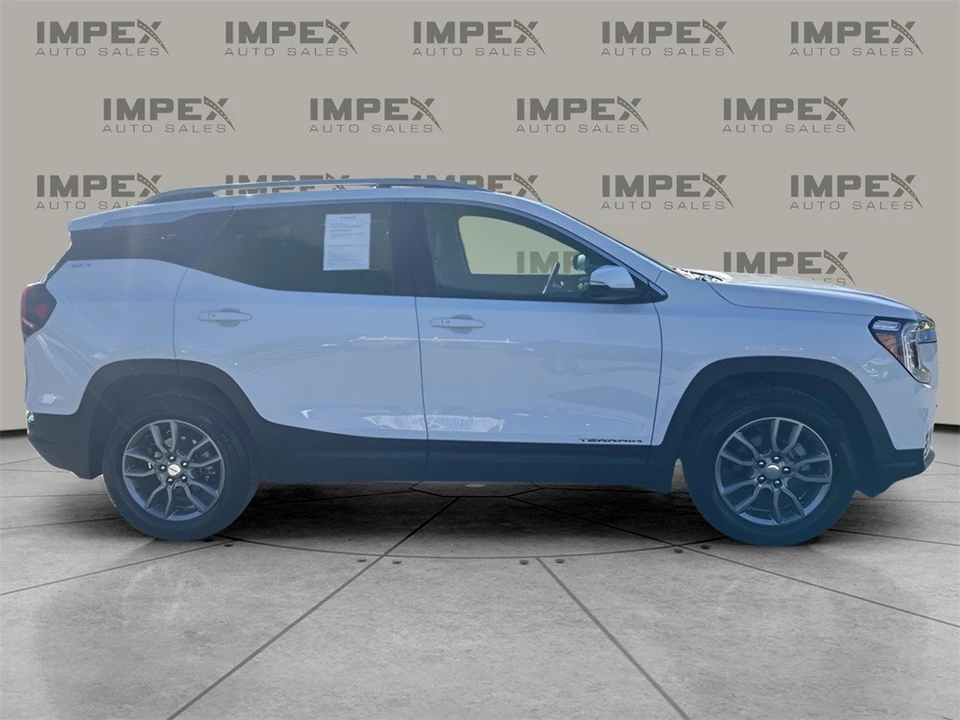 2024 GMC Terrain - Image 6 of 12