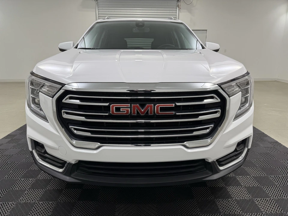 2024 GMC Terrain - Image 2 of 12