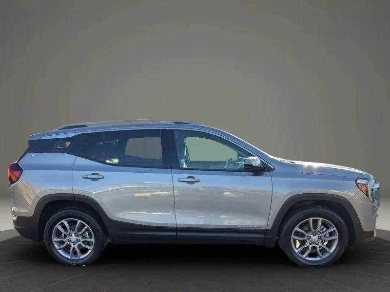 2024 GMC Terrain - Image 4 of 12
