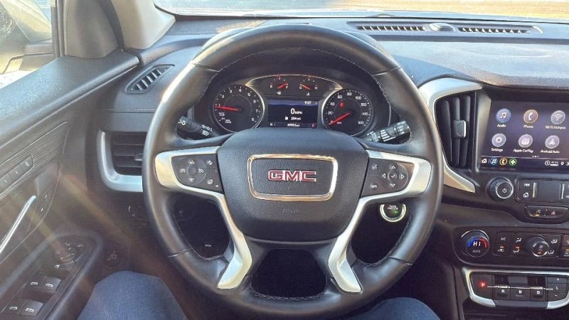 2024 GMC Terrain - Image 10 of 12