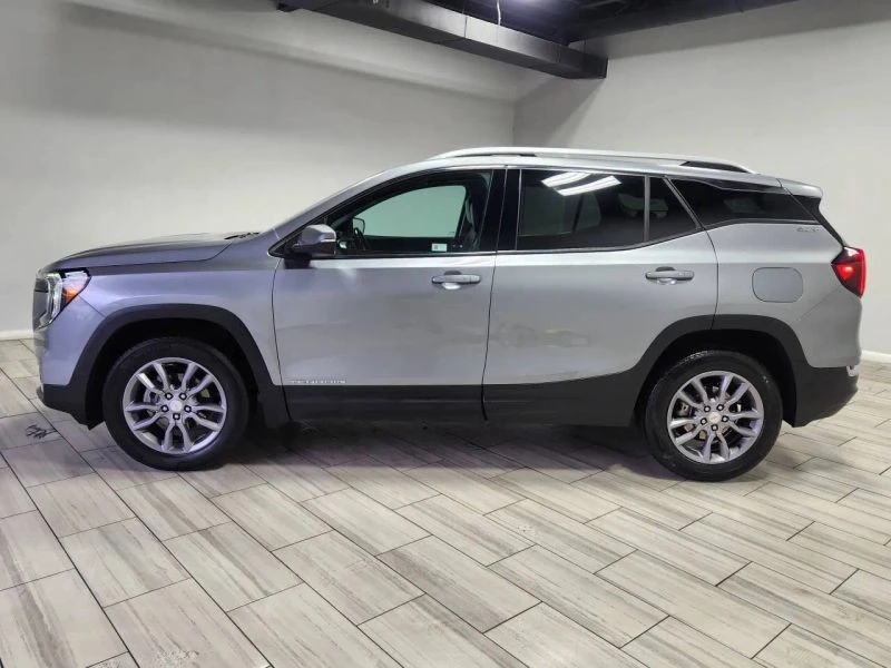 2024 GMC Terrain - Image 2 of 12
