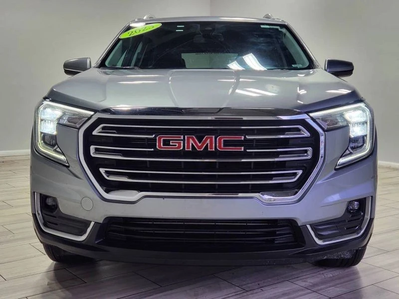2024 GMC Terrain - Image 8 of 12