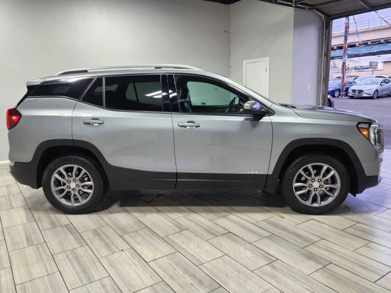 2024 GMC Terrain - Image 6 of 12