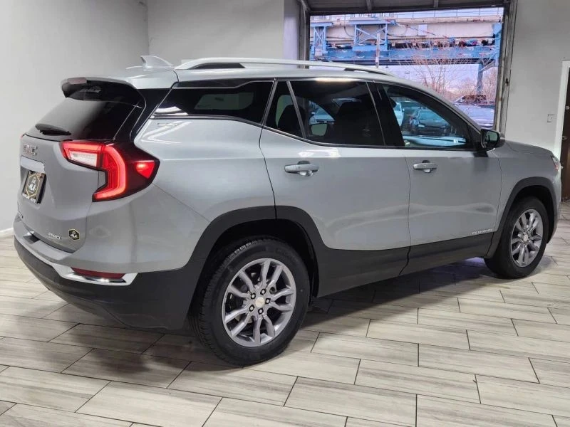 2024 GMC Terrain - Image 5 of 12