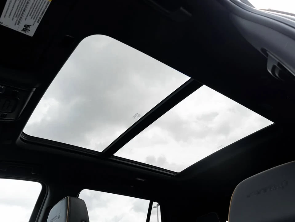 2024 GMC Yukon 5th Gen - Image 6 of 9