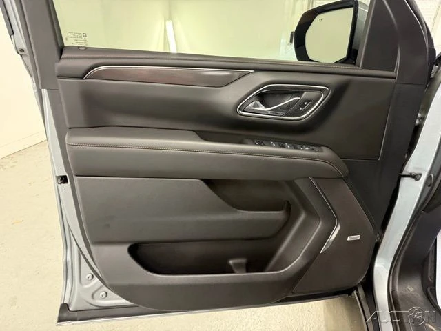 2024 GMC Yukon 5th Gen - Image 14 of 21