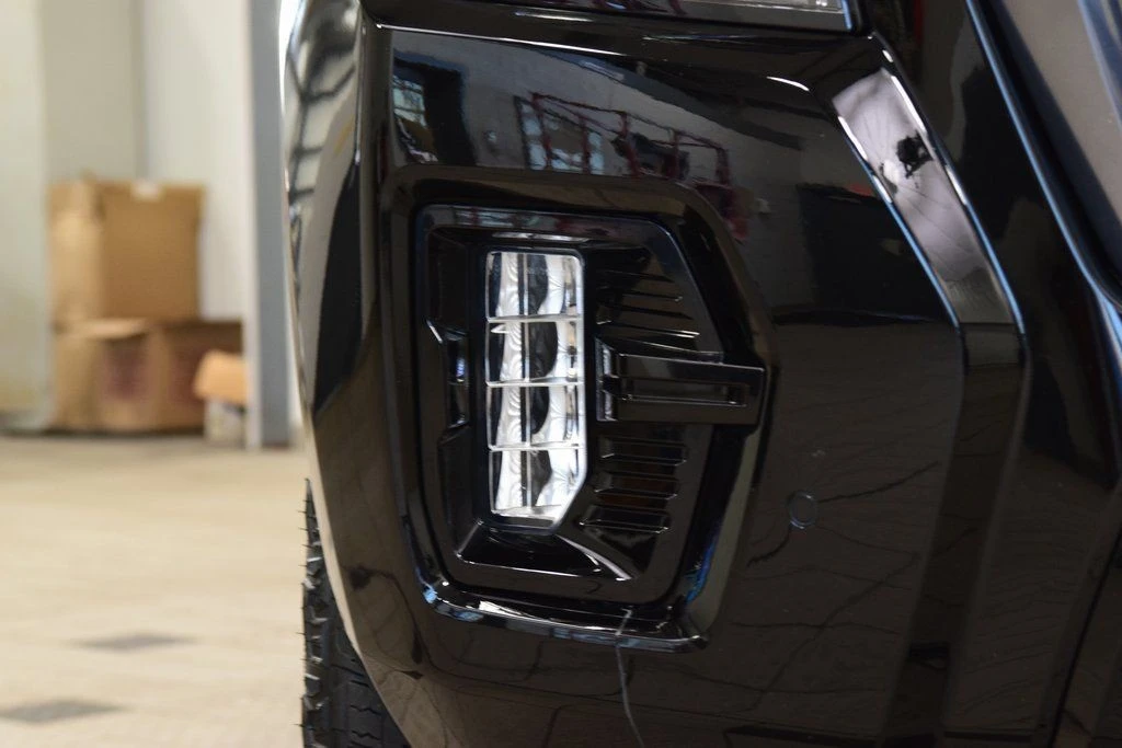 2024 GMC Yukon 5th Gen - Image 14 of 21