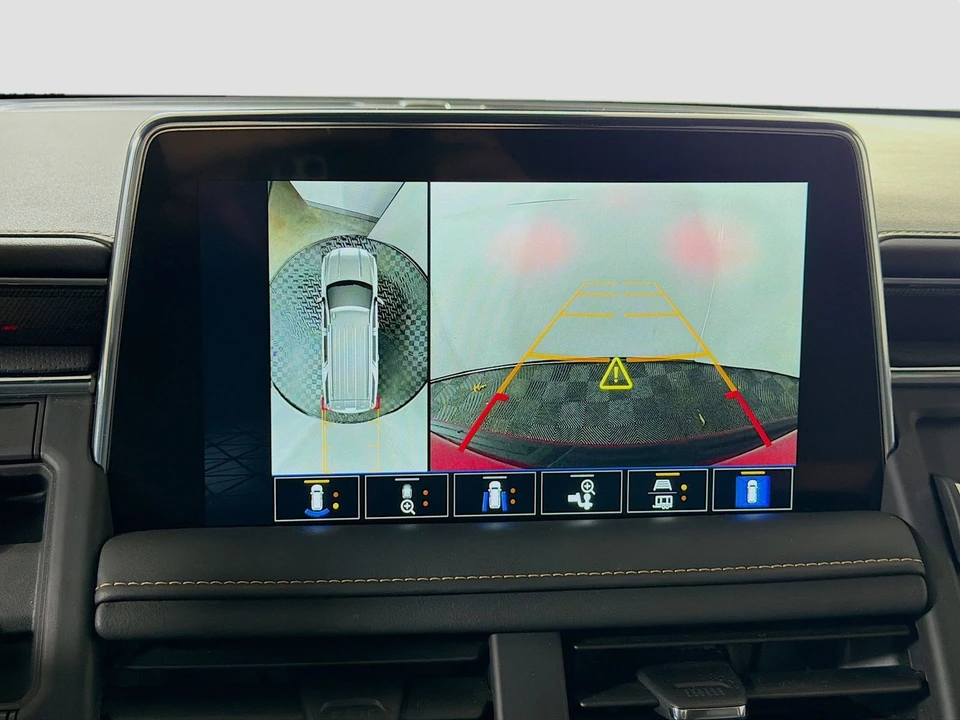 2024 GMC Yukon 5th Gen - Image 18 of 21