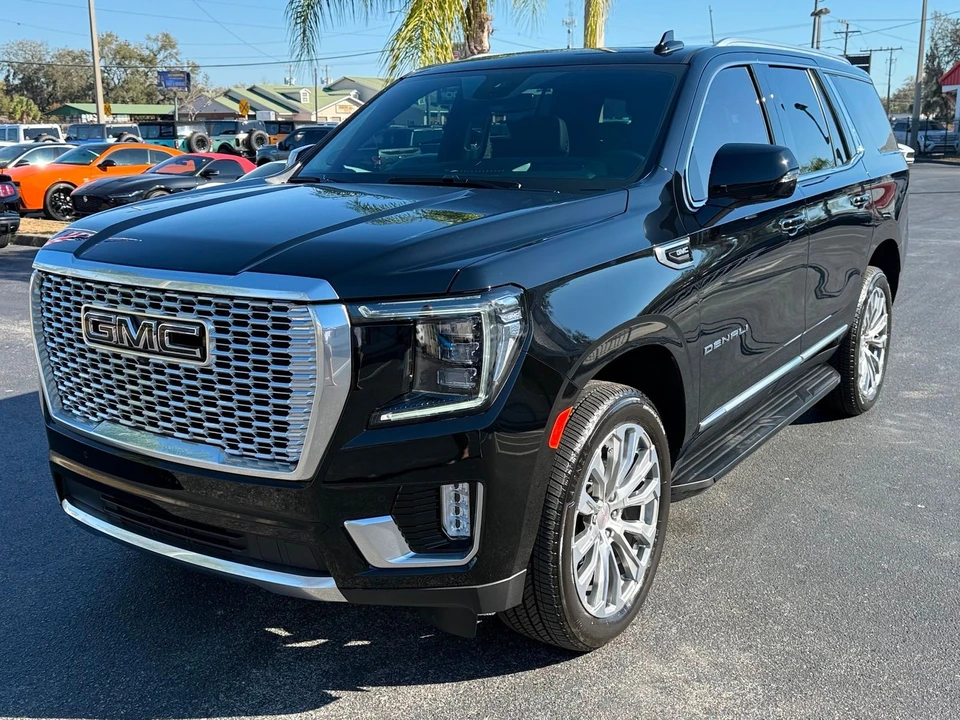 2024 GMC Yukon 5th Gen - Image 10 of 12