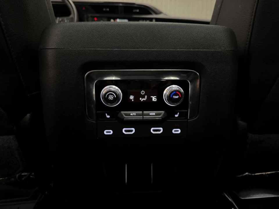2024 GMC Yukon 5th Gen - Image 15 of 21