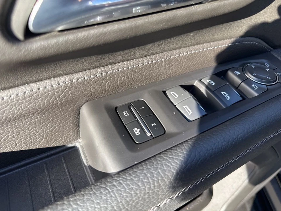 2024 GMC Yukon 5th Gen - Image 11 of 21