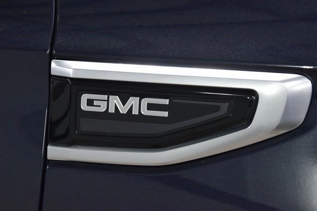 2024 GMC Yukon 5th Gen - Image 16 of 21