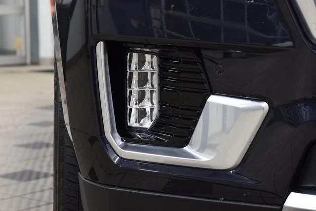 2024 GMC Yukon 5th Gen - Image 14 of 21
