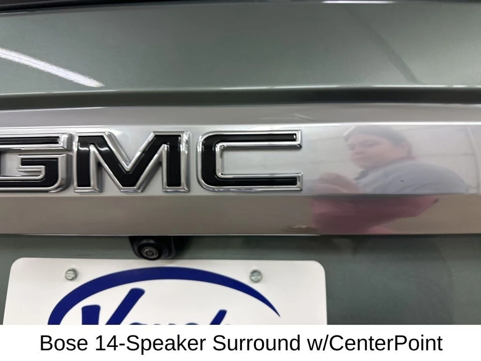2024 GMC Yukon 5th Gen - Image 17 of 21
