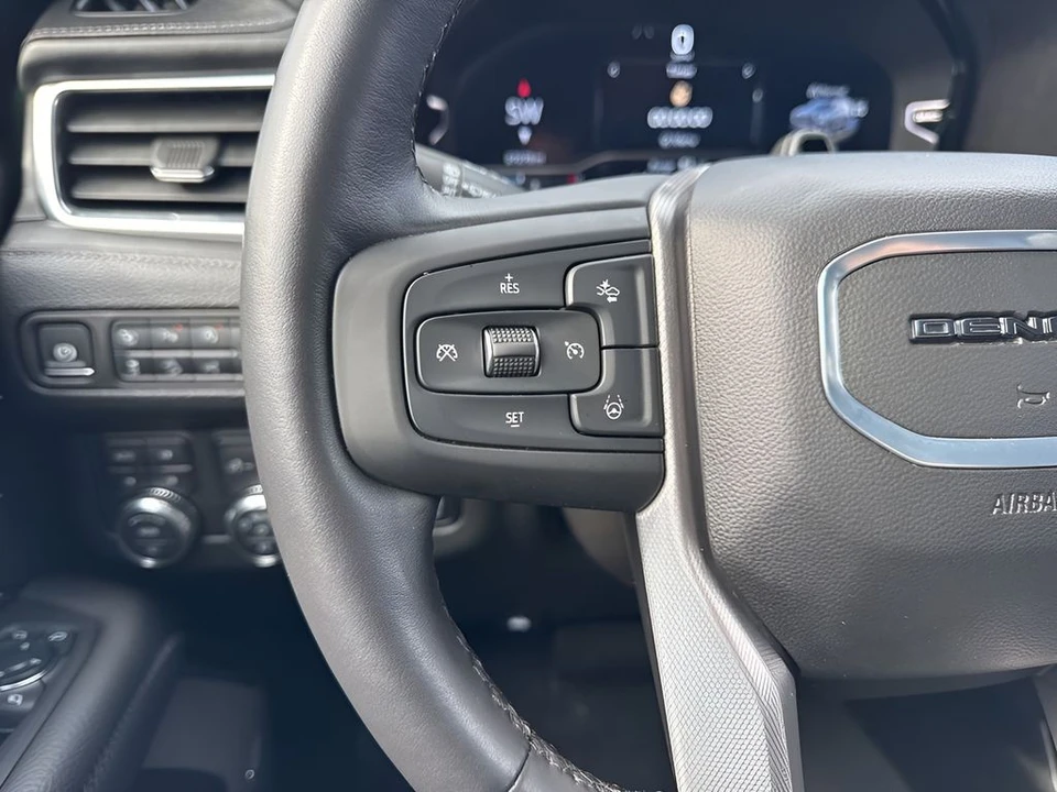 2024 GMC Yukon 5th Gen - Image 18 of 21