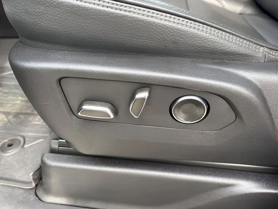 2024 GMC Yukon 5th Gen - Image 10 of 12