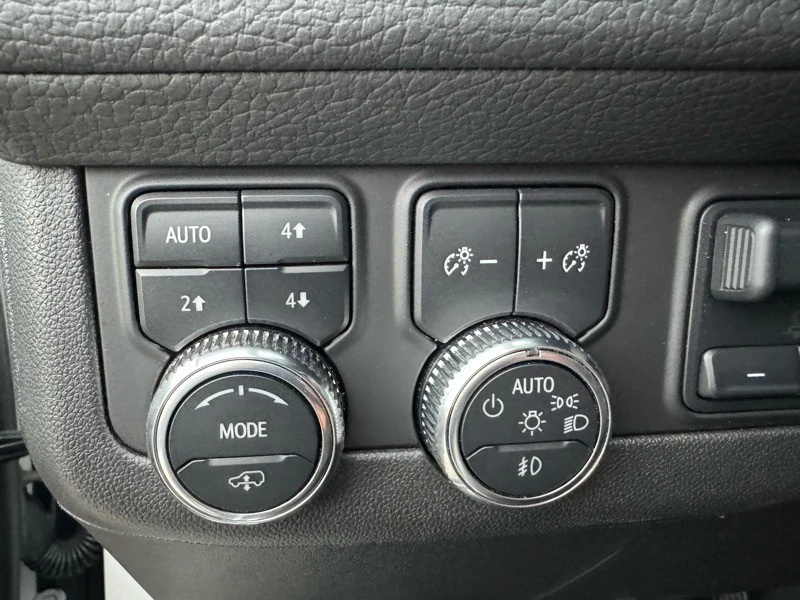 2024 GMC Yukon 5th Gen - Image 19 of 21