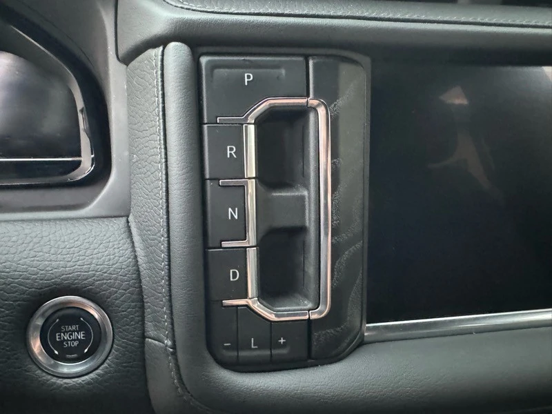 2024 GMC Yukon 5th Gen - Image 15 of 21