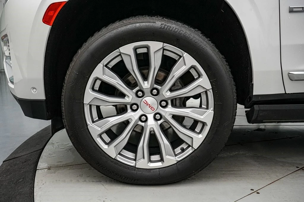 2024 GMC Yukon 5th Gen - Image 11 of 21