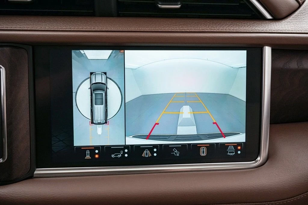 2024 GMC Yukon 5th Gen - Image 18 of 21