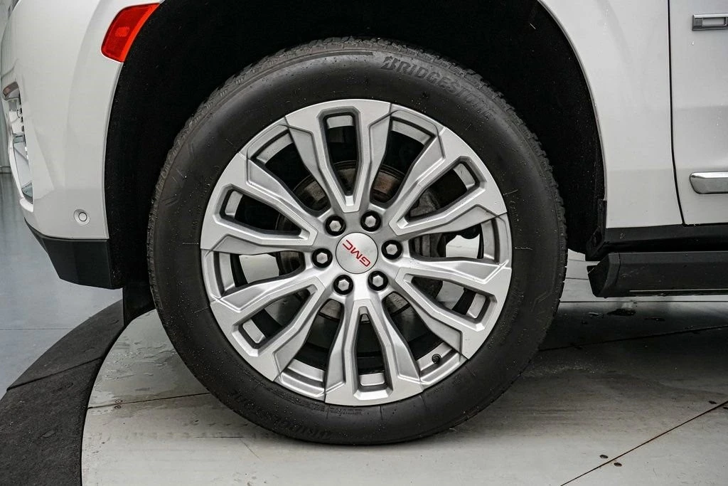 2024 GMC Yukon 5th Gen - Image 11 of 21
