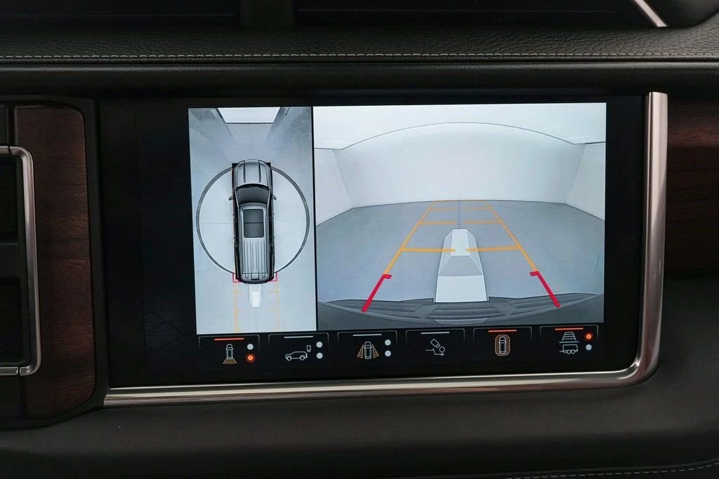 2024 GMC Yukon 5th Gen - Image 18 of 21