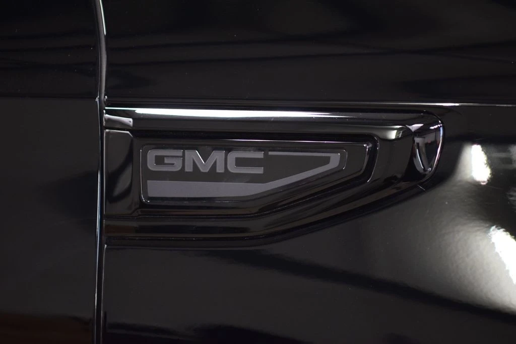 2024 GMC Yukon 5th Gen - Image 16 of 21