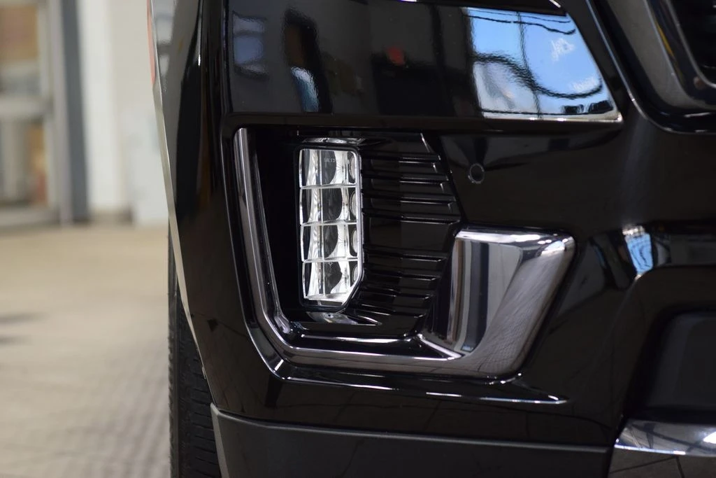 2024 GMC Yukon 5th Gen - Image 14 of 21