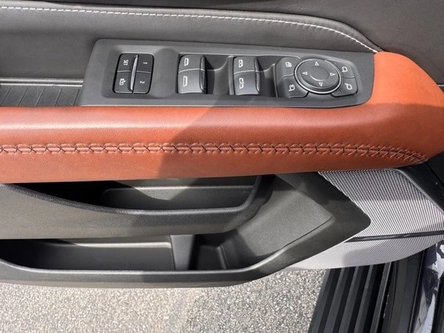 2024 GMC Yukon 5th Gen - Image 17 of 21