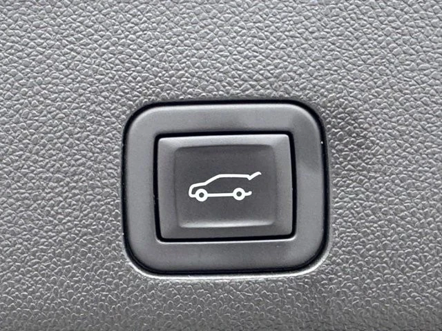 2024 GMC Yukon 5th Gen - Image 14 of 21